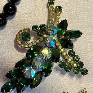 Beautiful Vintage Pin